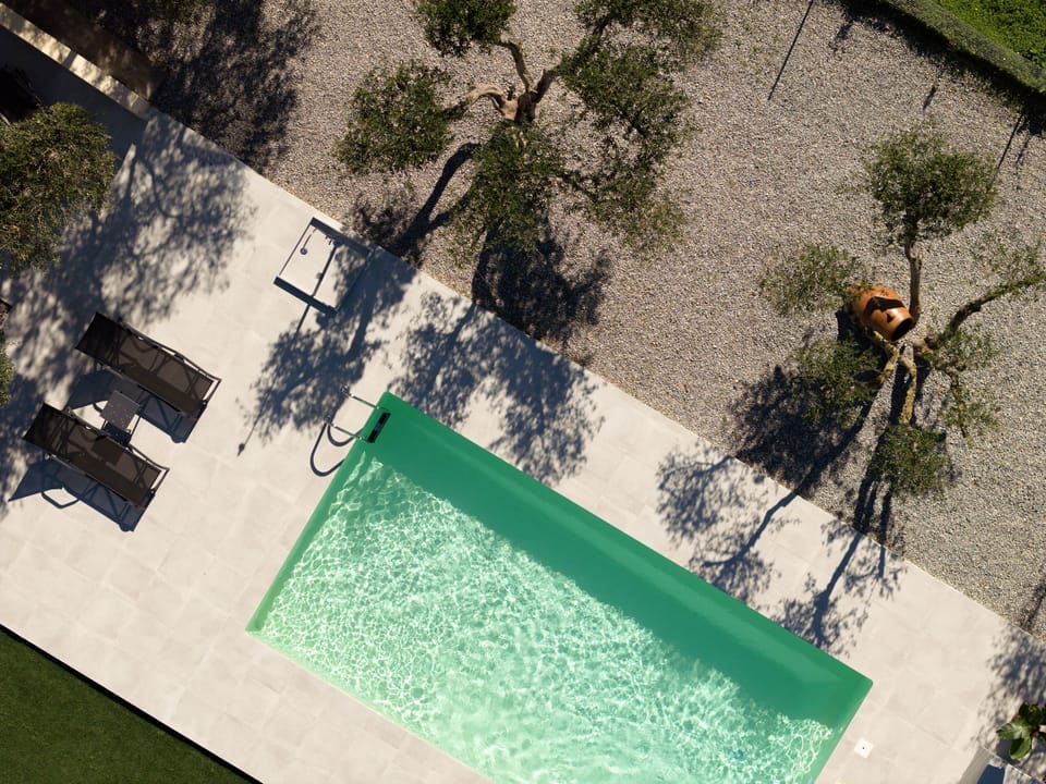 Bird's eye view from the outdoor surroundings.