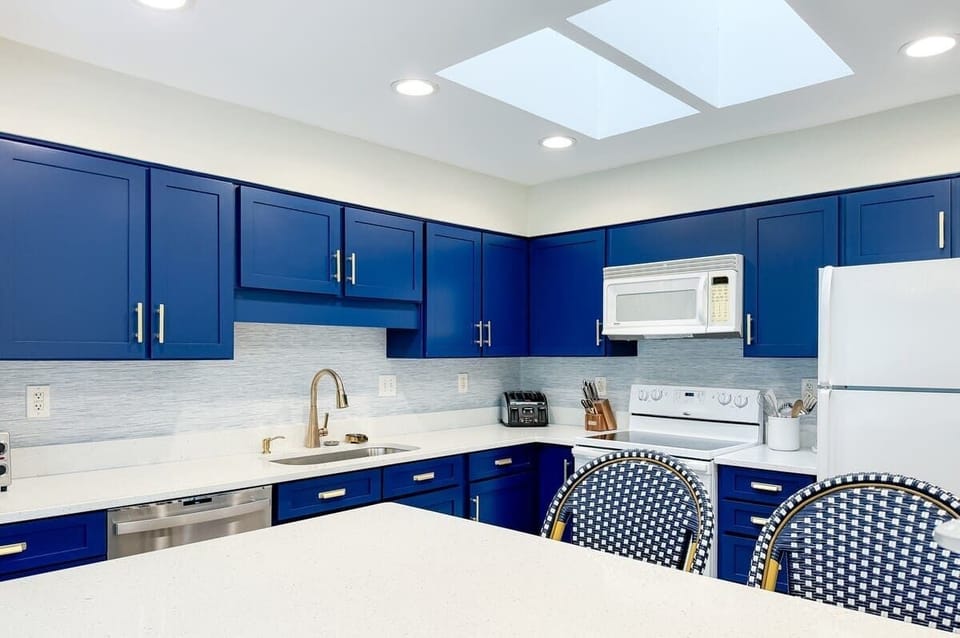 Kitchen with Large Breakfast bar