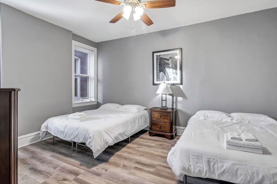 Bedroom 2 - 2 queens