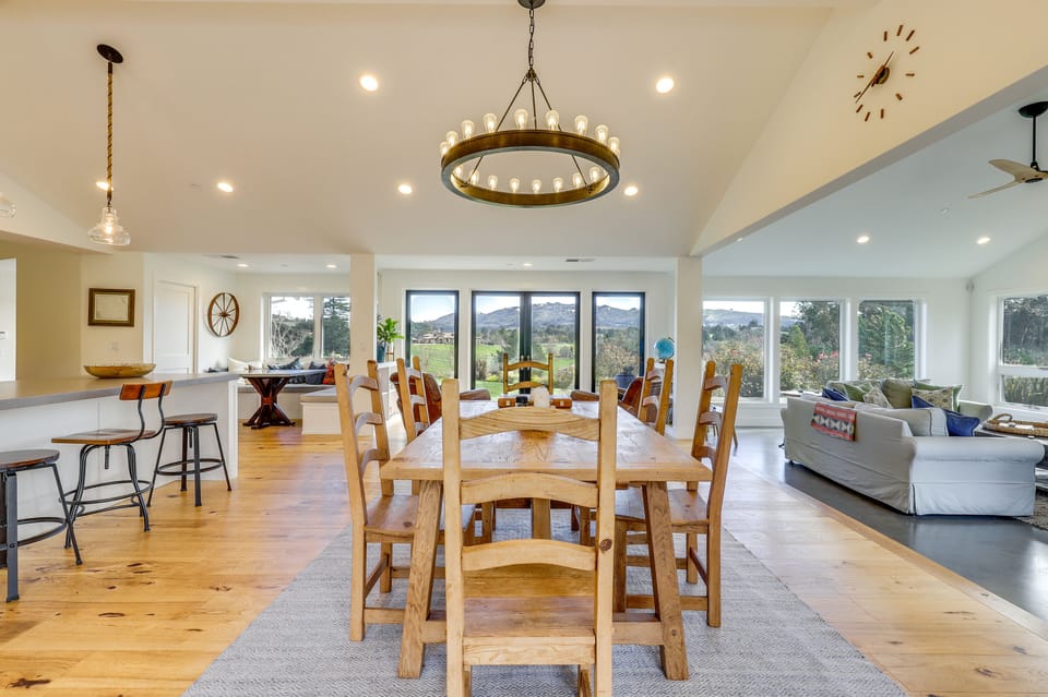 Dining Area | Picture Windows | Mountain Views | Single-Story Home | Free WiFi