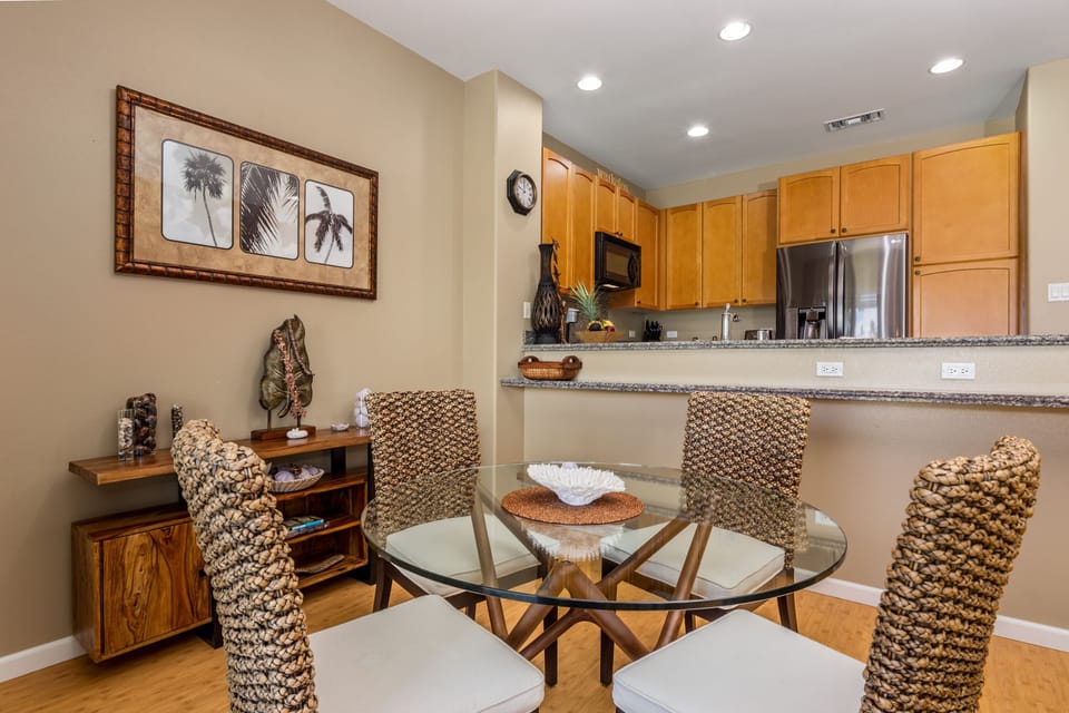 Dining room & kitchen