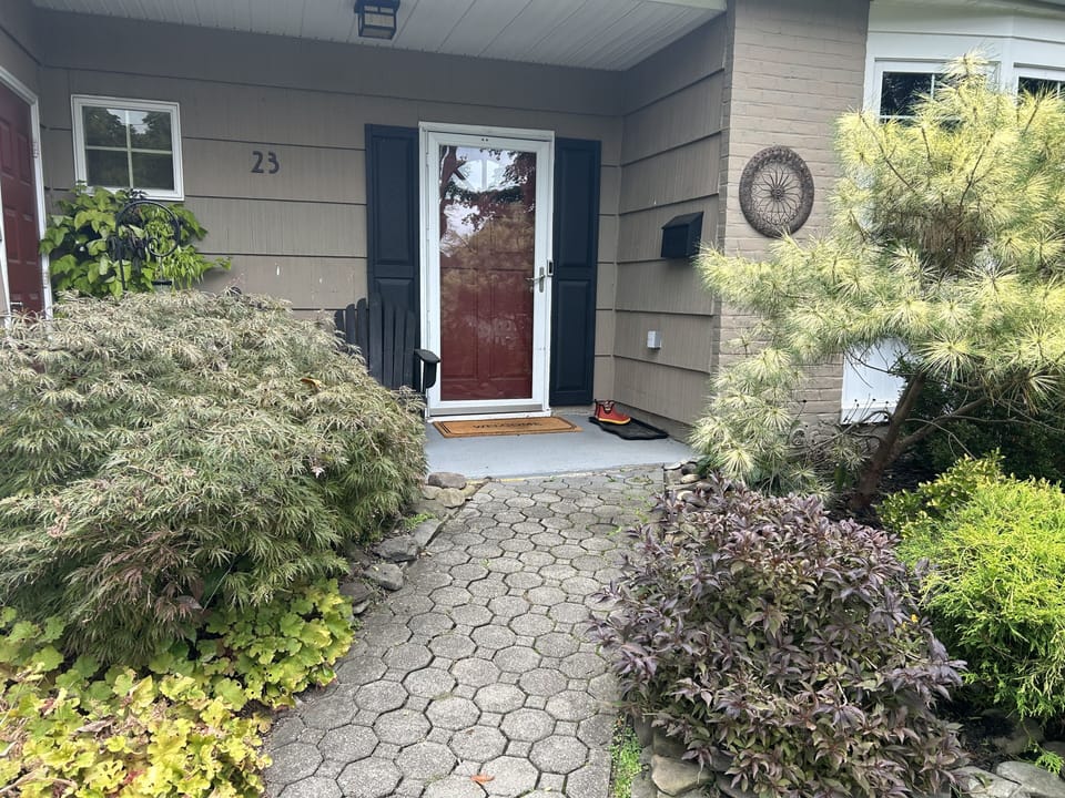 Private entrance with four-season beauty greets you.