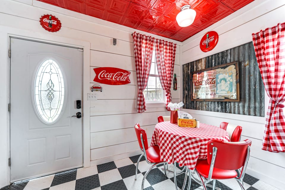 Dining Room | Dishware and Flatware Provided