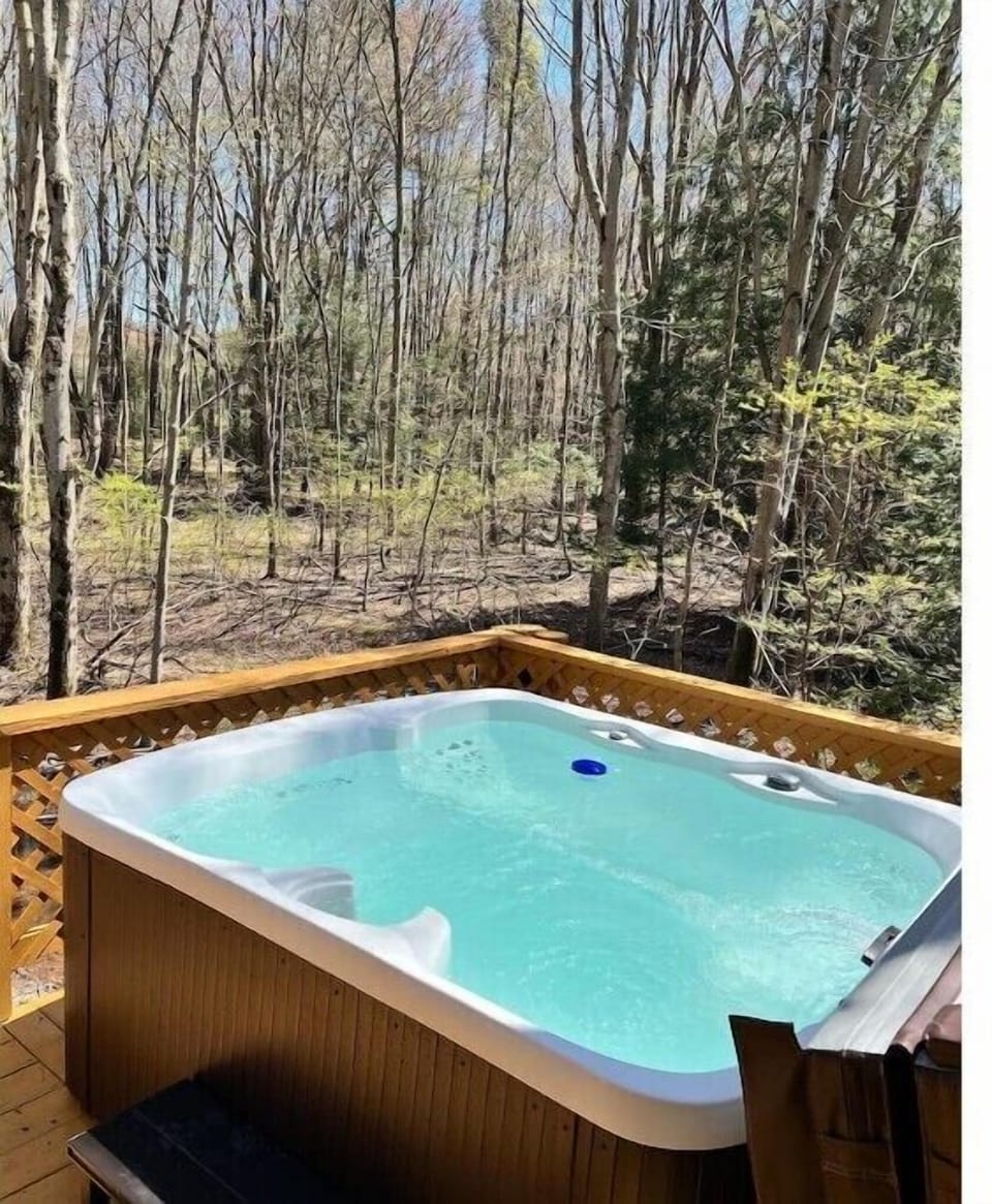 hot tub is 1 year old and always cleaned for each guest.