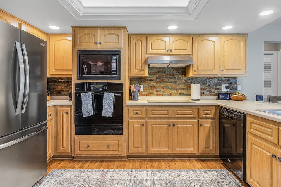 FULLY STOCKED KITCHEN. JUST ADD FOOD, DRINKS, FRIENDS & FAMILY