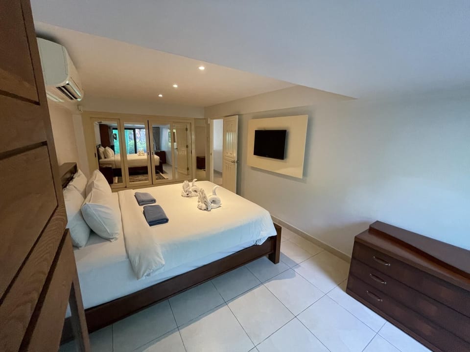 Peaceful retreat at Kalim Bay - pool, bar, garden (11389)