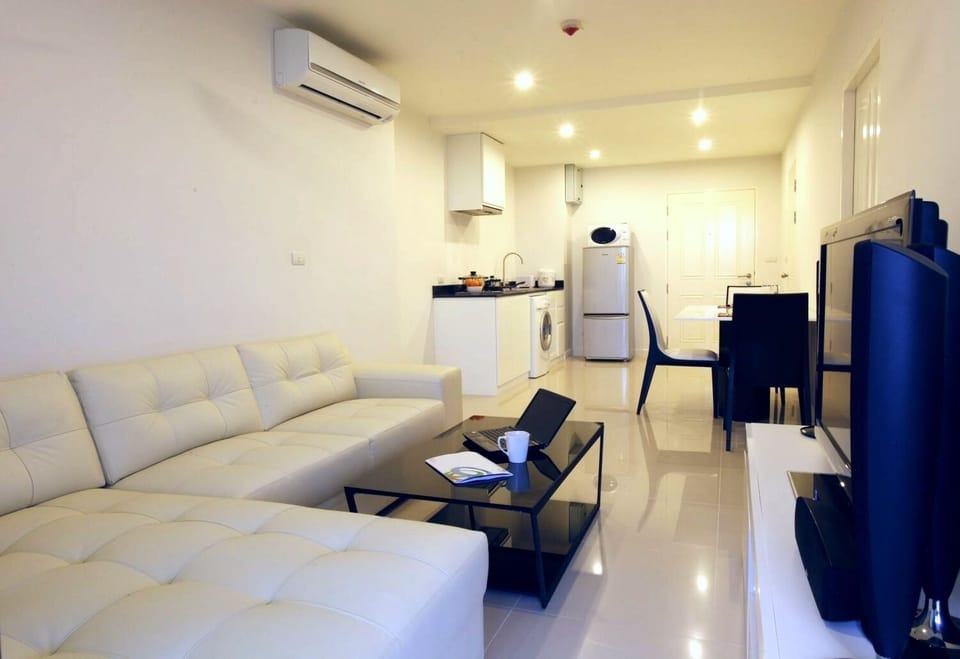 Convenient sea view apartment at The Unity (11632)