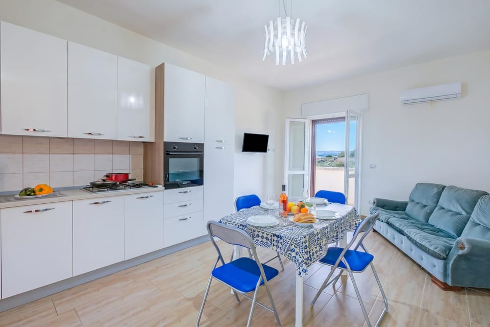 Kitchen and dining area