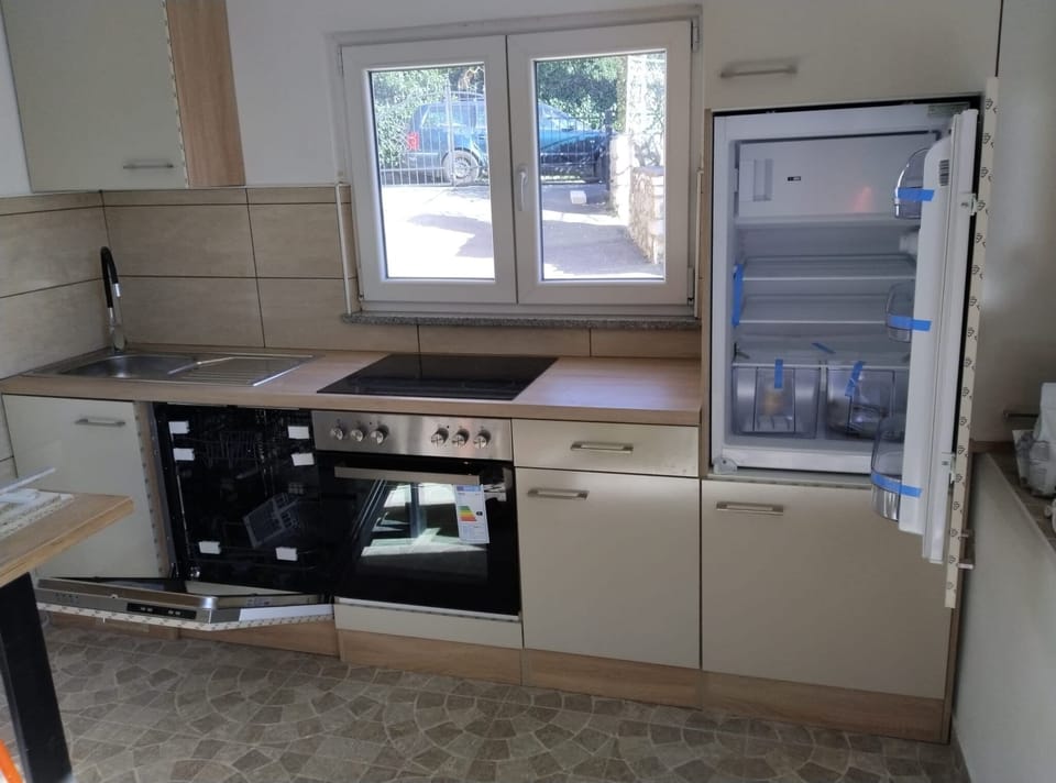 Kitchen 2