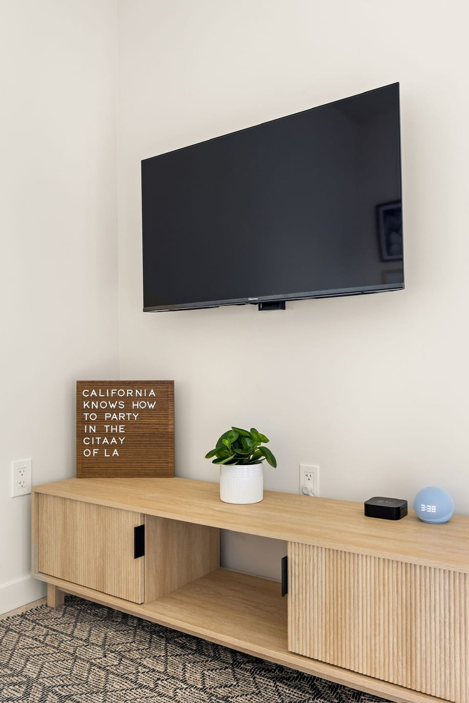 smart tv, apple tv, and alexa dot