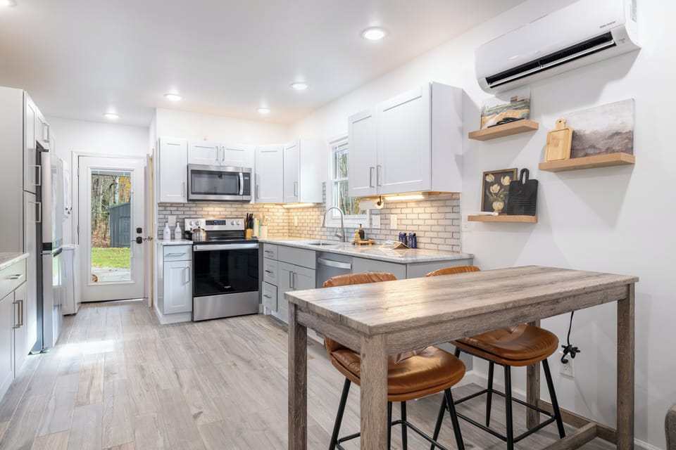 Open layout makes it easy for your group to connect.