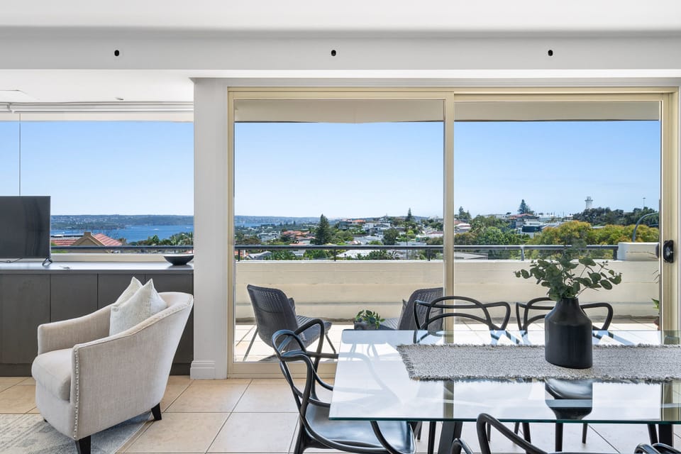 South Head - Premier Penthouse with amazing views of Harbour Bridge, City Skyline and Sydney Harbour