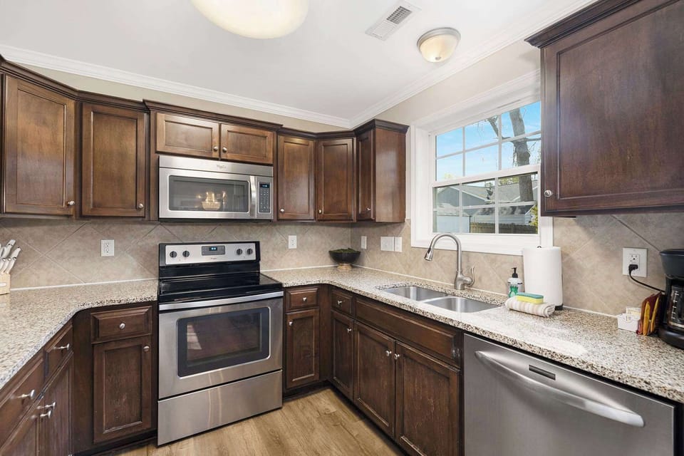Kitchen with all the cooking equipment you could need!