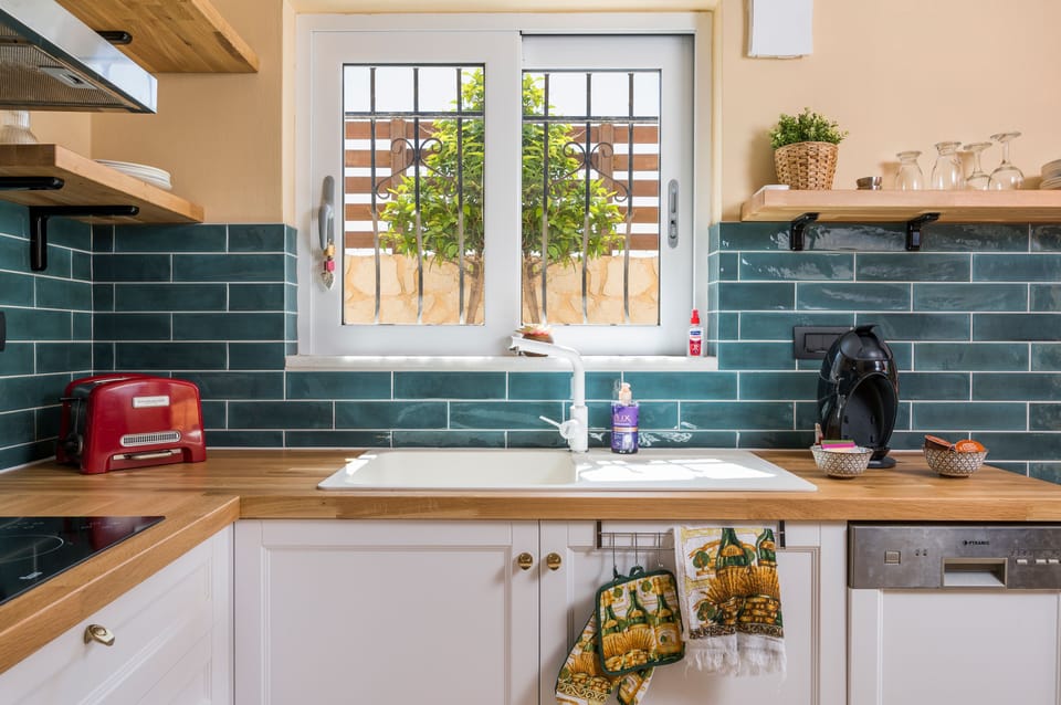 There is plenty of space to prepare your favorite recipes!