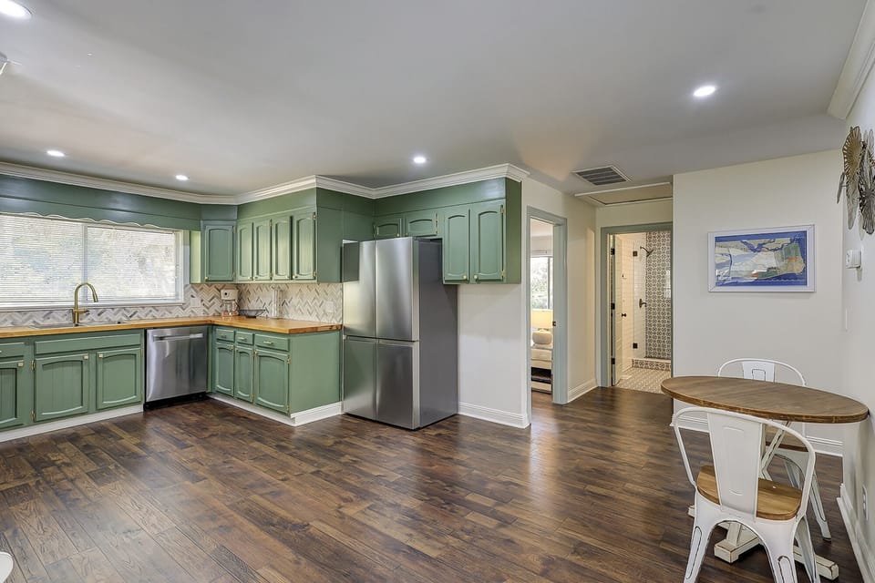 Kitchen/Breakfast Area