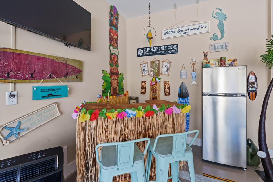 tiki bar in game room