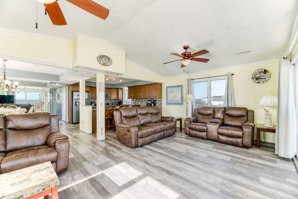 Mid Level Living Area