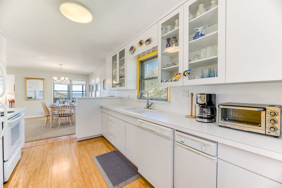 Mid Level Kitchen