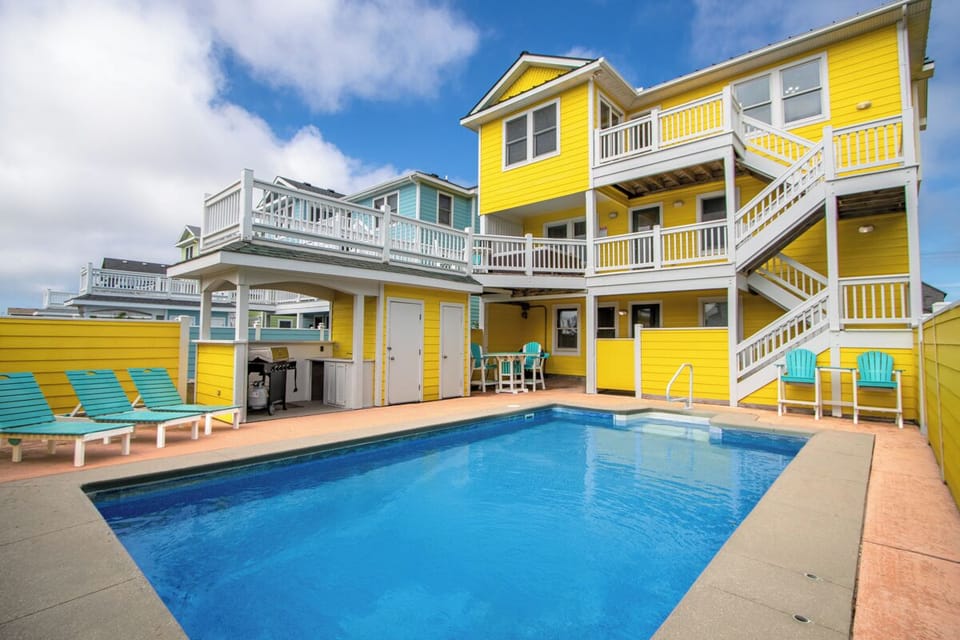 Private Pool at Mellow Yellow