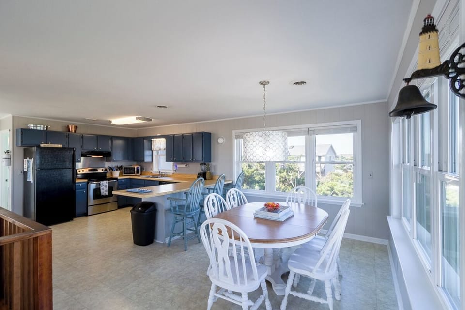Top Level Dining Area