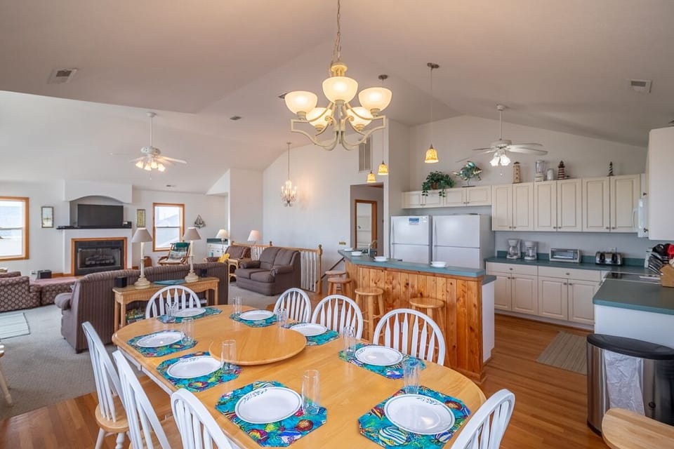 Top Level Dining Area