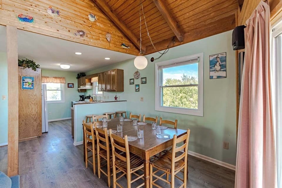 Top Level Dining Area