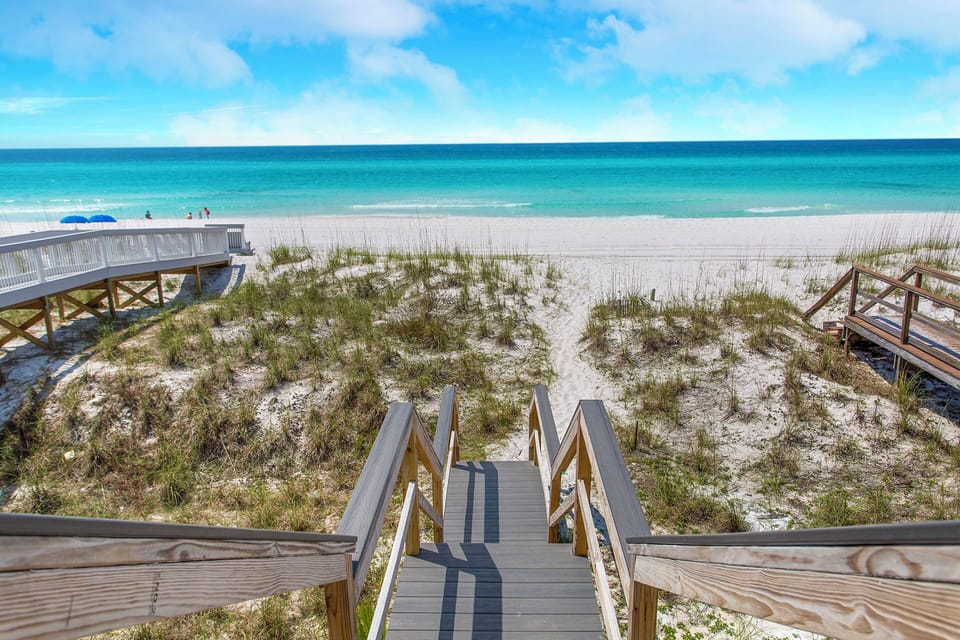 24-Camelot-Beach-Access