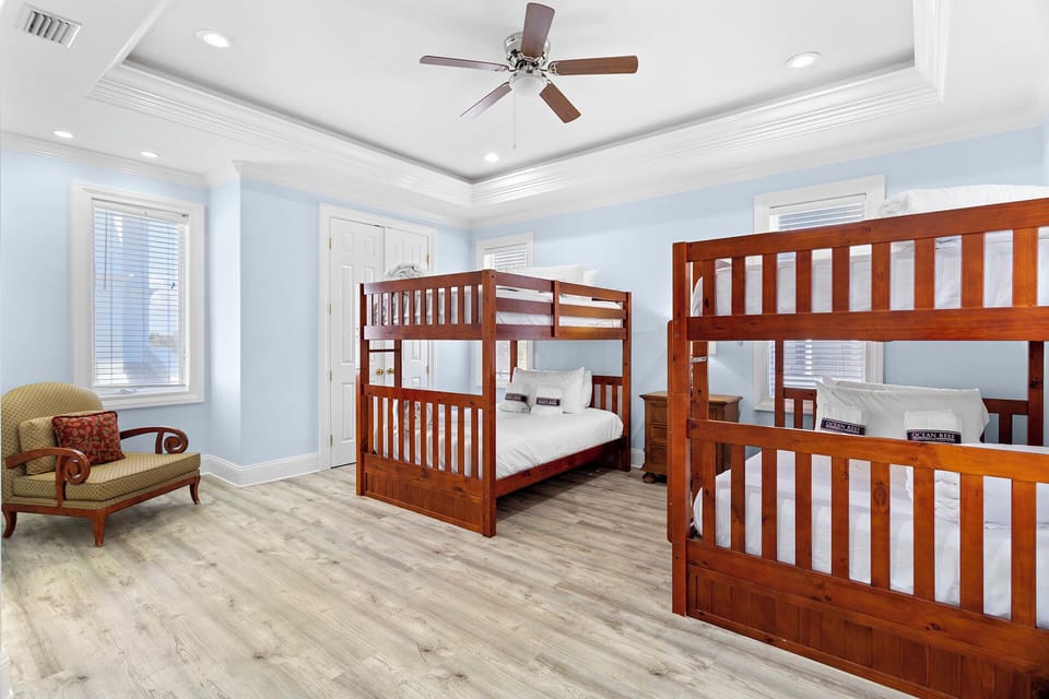 24-Camelot-Guest-Bedroom-4
