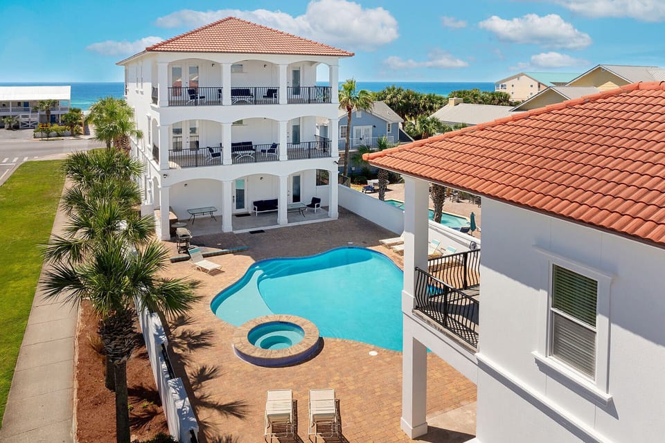 24-Commanders-Palace-Destin