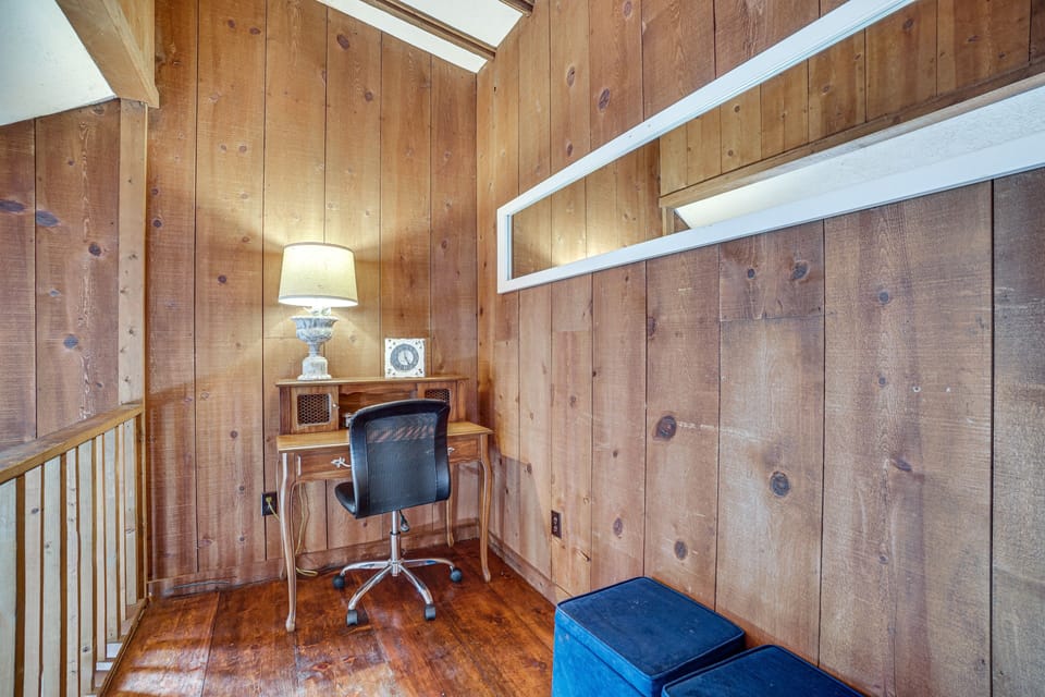 Desk Workspace | 2nd Floor