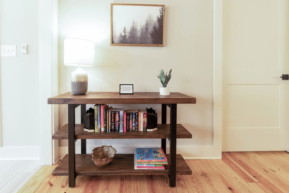 HemlockHideaway 22 BookNook2