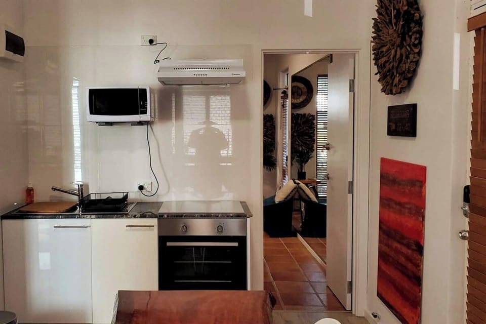 Wonderful space for eating, cooking a real gem apartment only 20m from restaurants and 100m from Coles center to get all you need for your stay