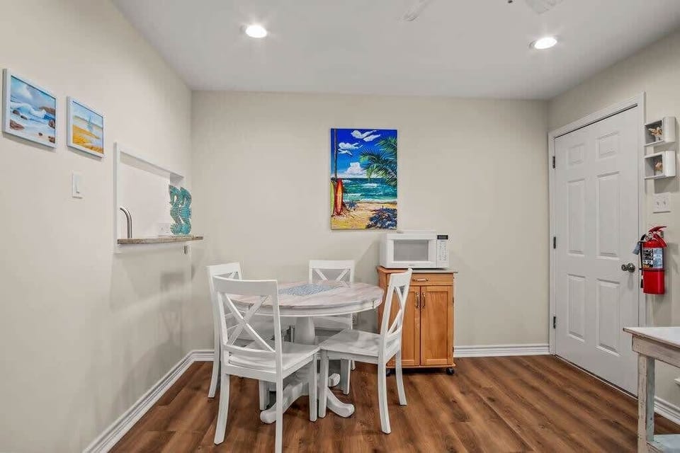 Dining table seats 4 people