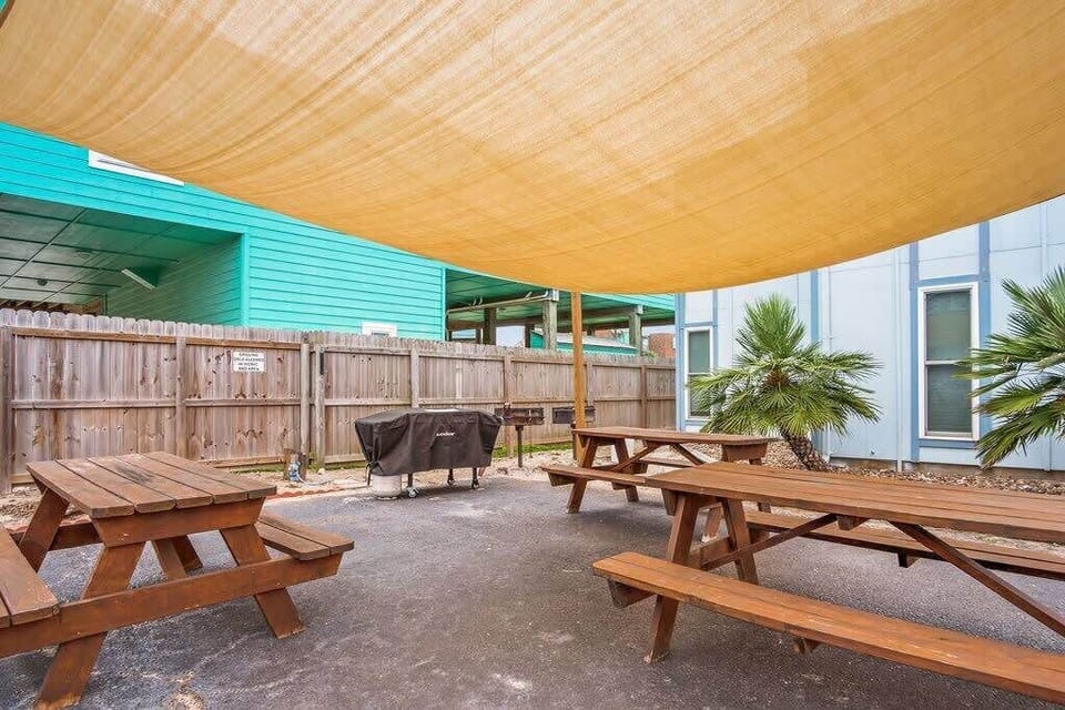 Picnic/BBQ area