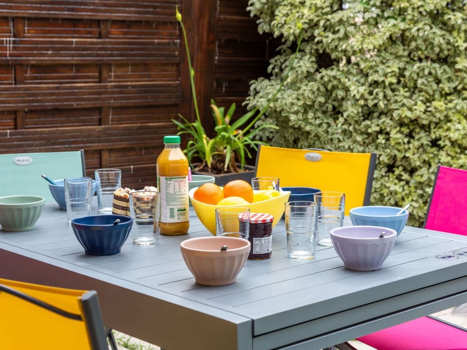 Table, Tableware, Food, Bottle, Plant, Interior Design, Outdoor Furniture, Tablecloth, Outdoor Table, Orange