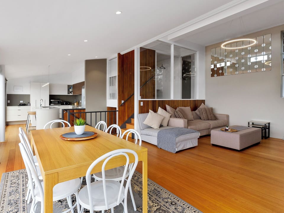 003 Open2view ID584769 1 271 Nelson Road