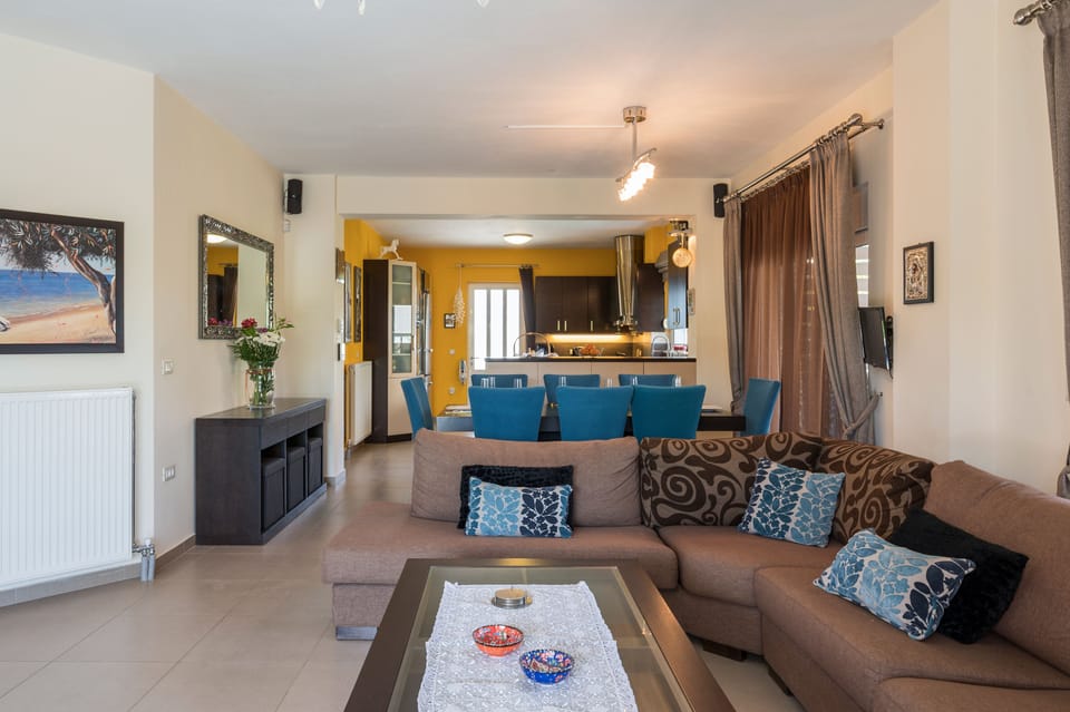 L-shaped modern sofa to fit comfortably the whole family!