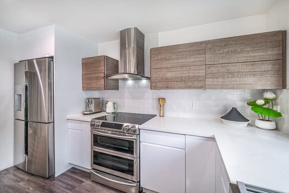 Fully stocked kitchen w everything you need for a great meal!