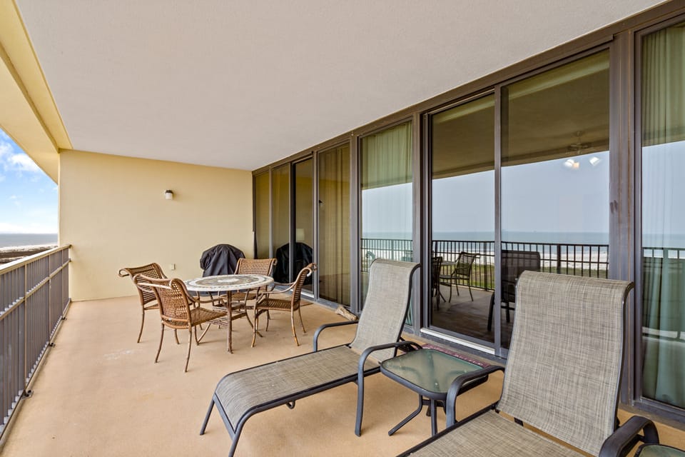 Outdoor Patio 