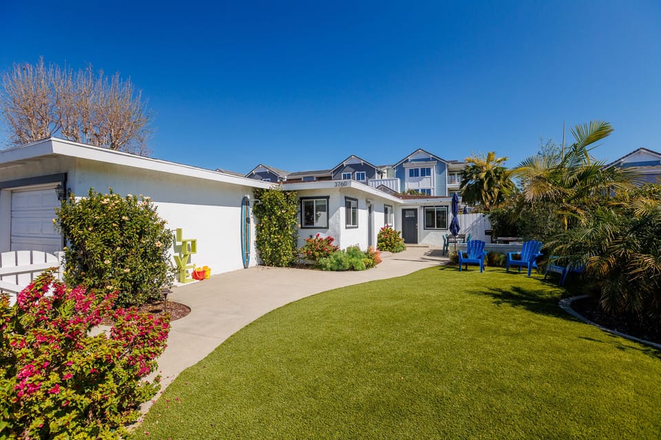 Welcome to the Charming Beach Bungalows
