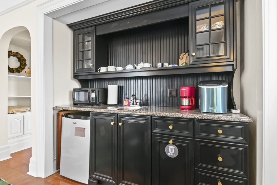 Kitchenette with Ice Maker, Coffee Maker, Microwave, and Mini Fridge