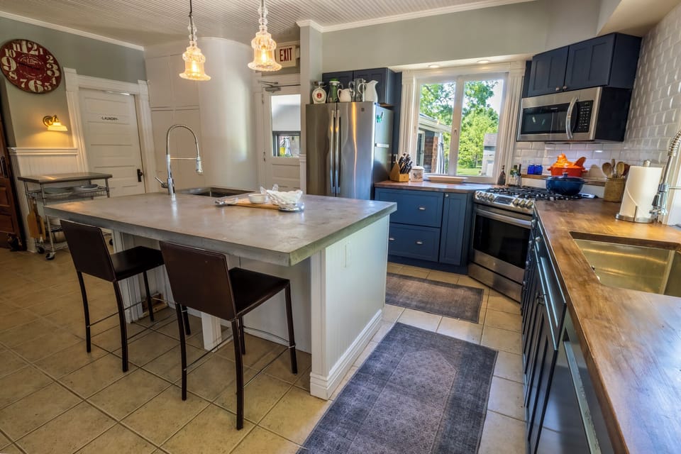 Main Level | Kitchen