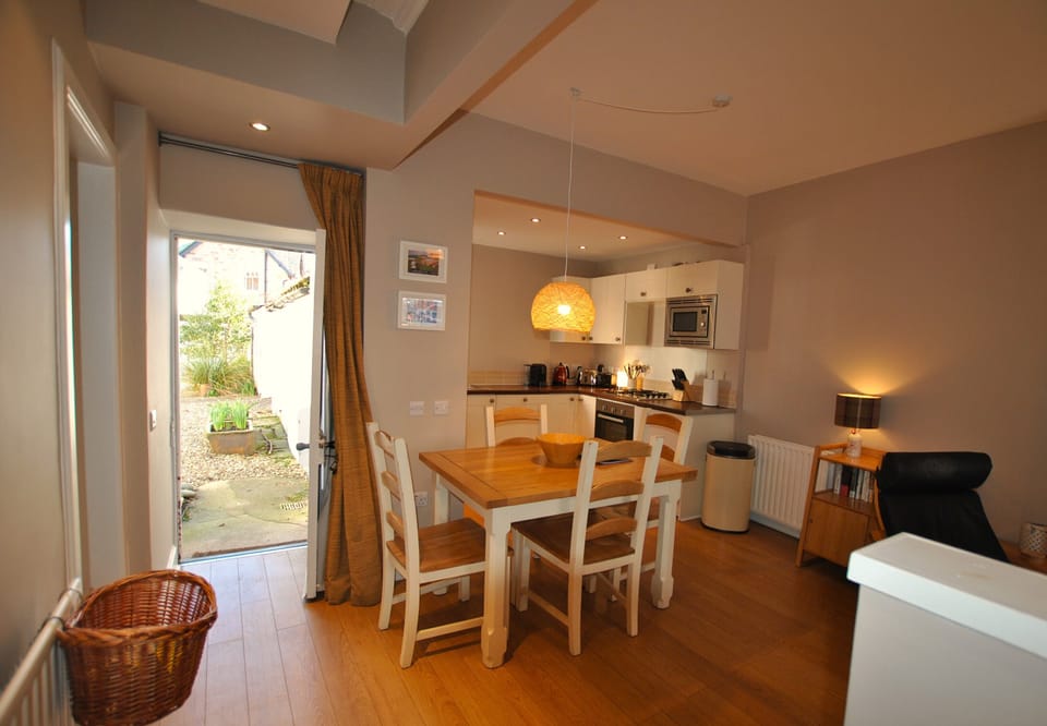 Easy access to the courtyard area