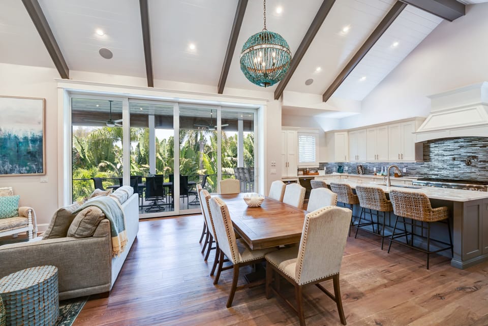 Spacious open concept Living room/dining/kitchen