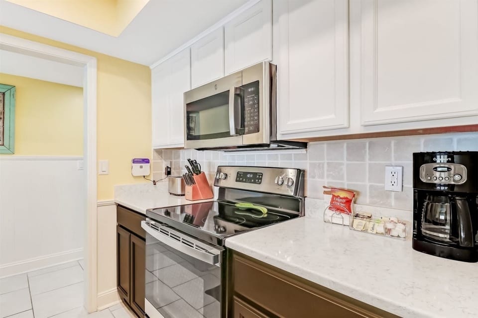 Fully functional kitchen 