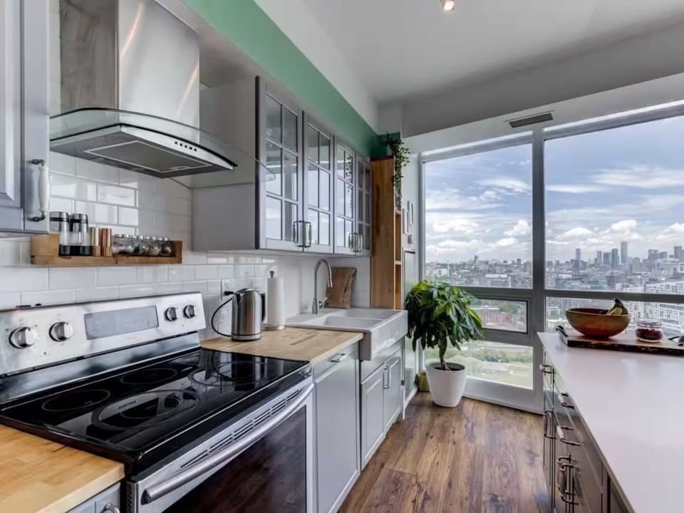 large full kitchen 