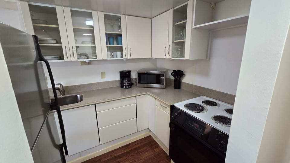 Fully equipped kitchen.