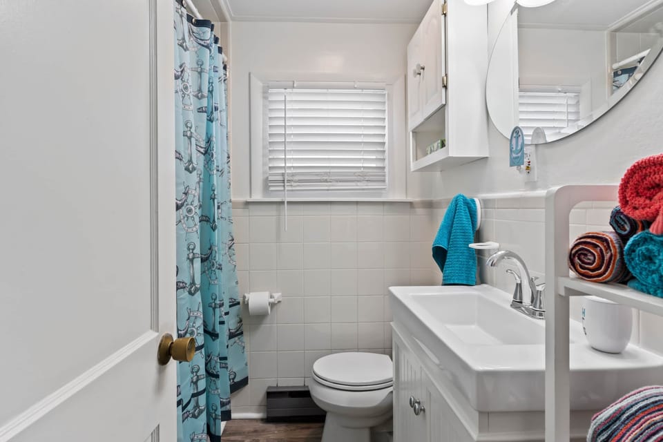 Full bathroom