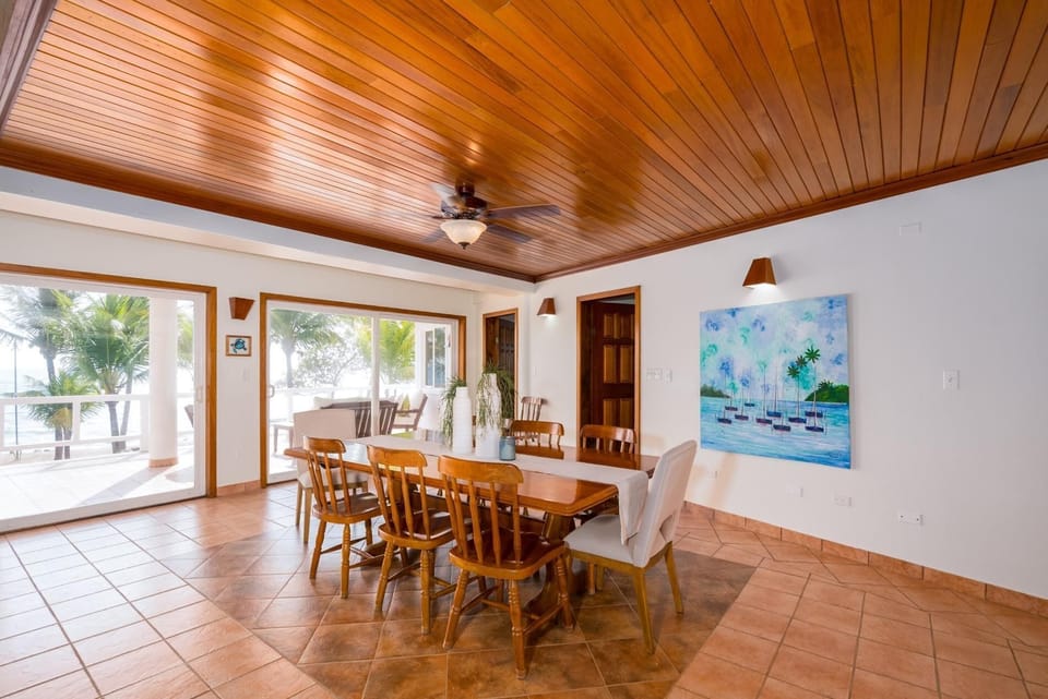 Dolphin Beach - Private Oceanfront 4-Bed Villa w/Pool on Huge Lot (3680)