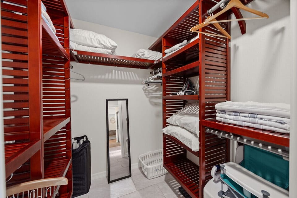 Walk in closet